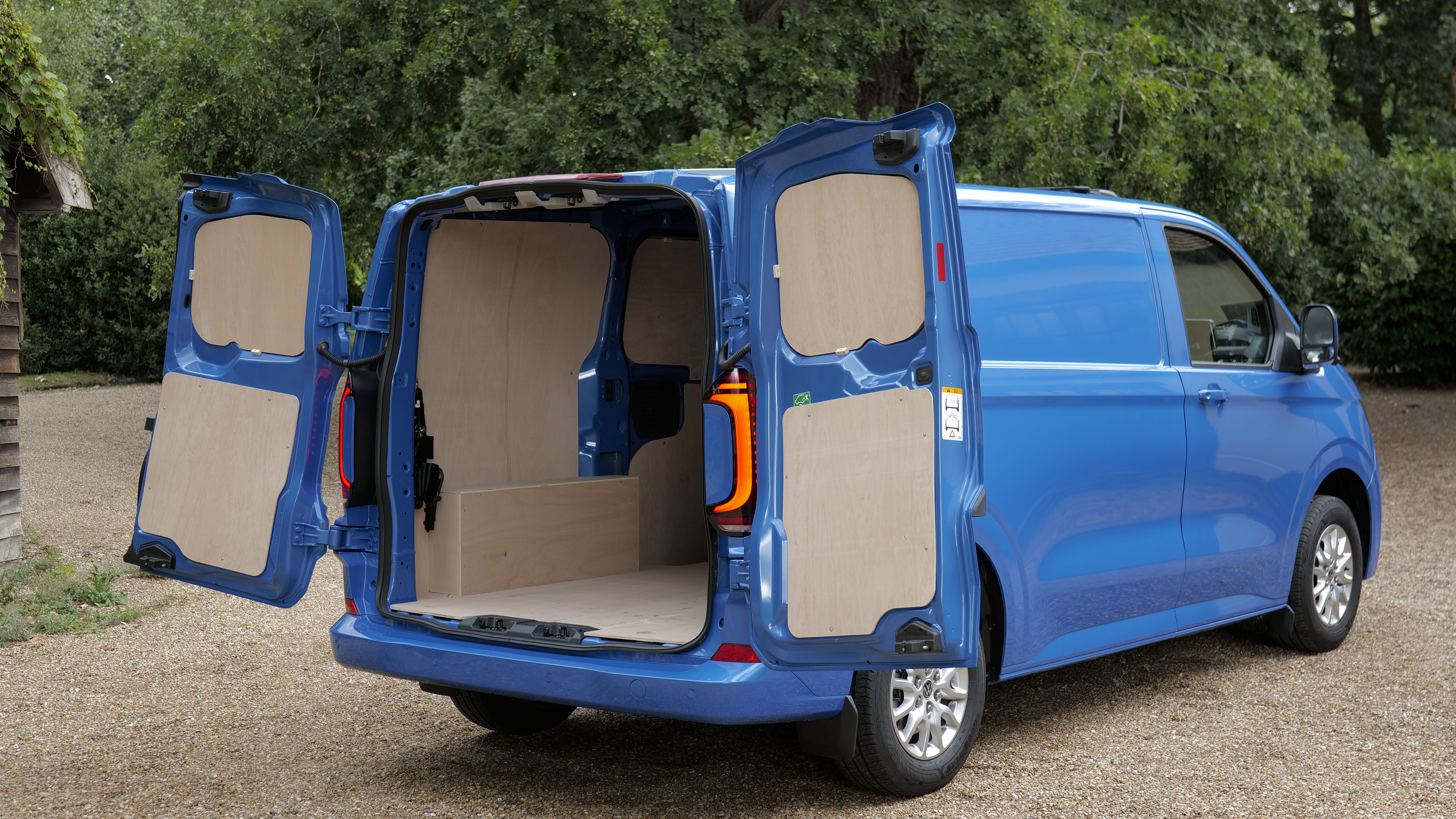 Volkswagen TRANSPORTER T32 SWB DIESEL 2.0 TDI 150 Commerce Plus Kombi Van Auto